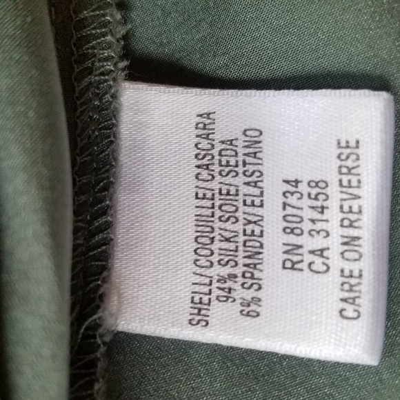 Bcbgmaxazria  silk blend top size small needs repair - Picture 7 of 8